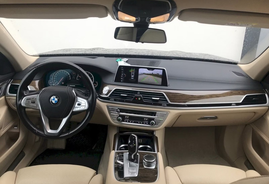 Palubní deska vozu BMW řady 7